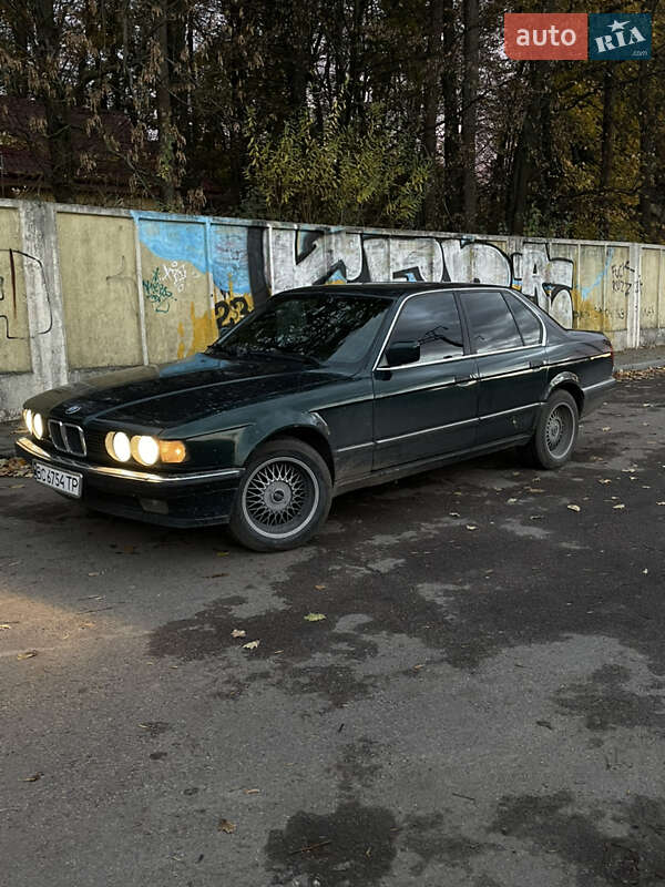 Седан BMW 7 Series 1988 в Винниках