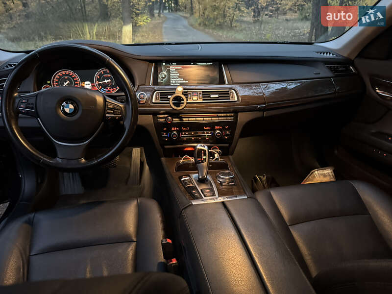 Седан BMW 7 Series 2015 в Киеве