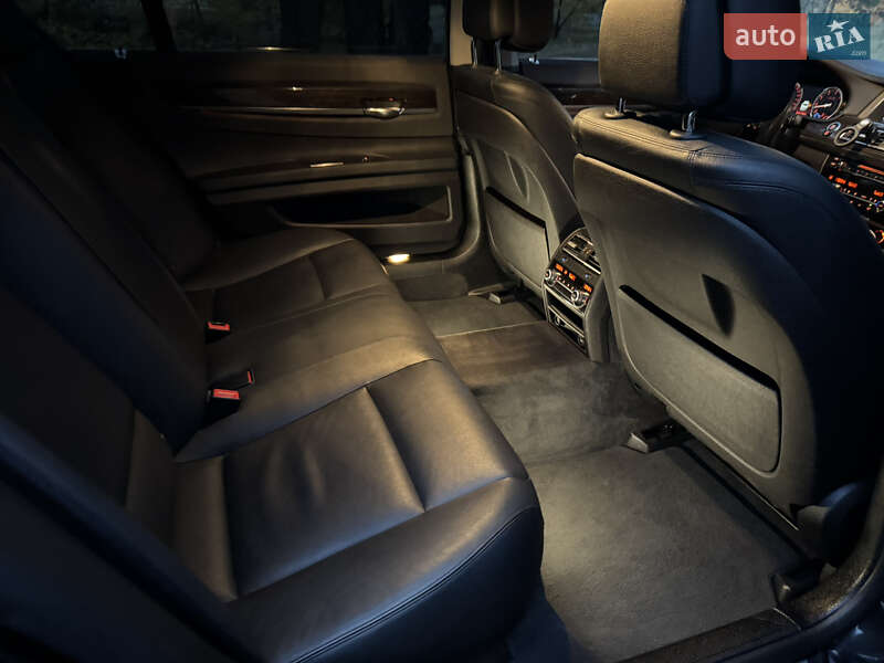 Седан BMW 7 Series 2015 в Киеве