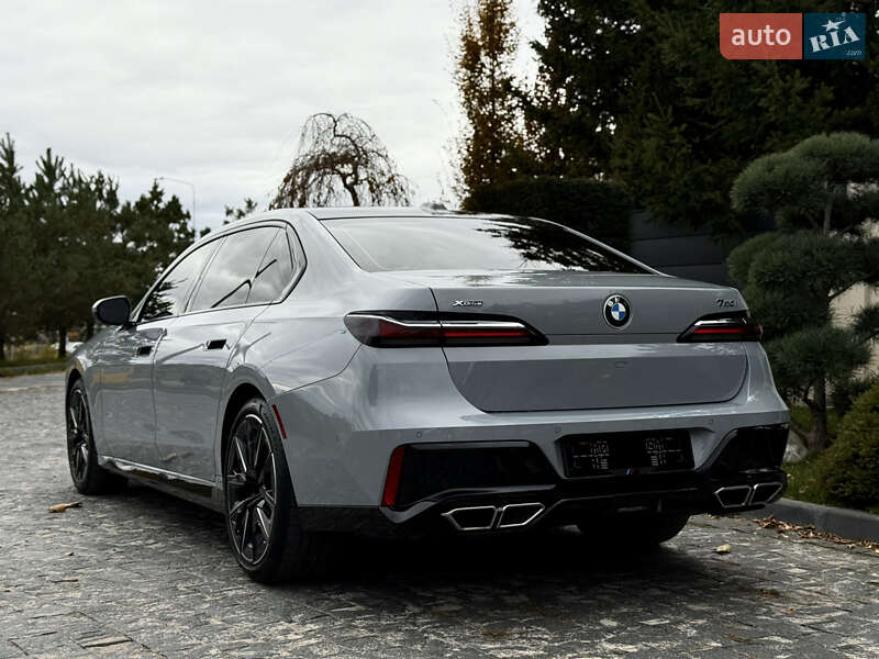 Седан BMW 7 Series 2022 в Львове