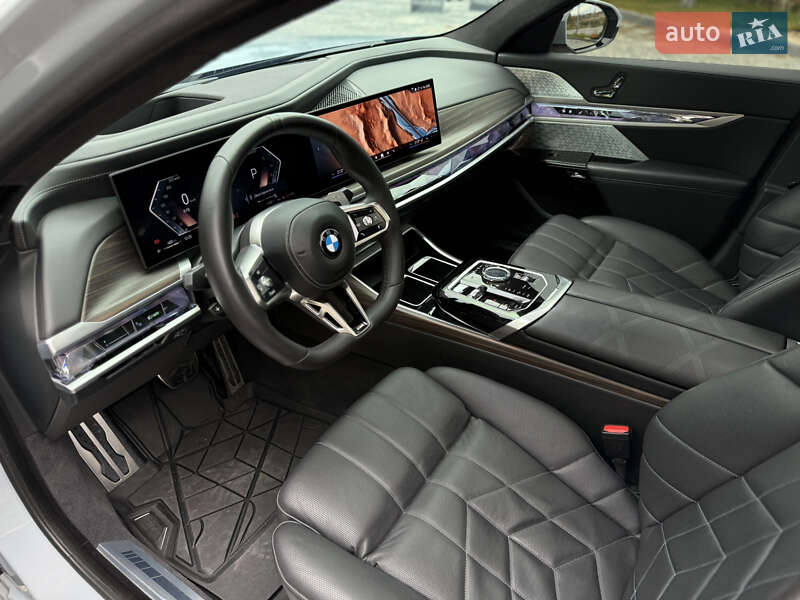 Седан BMW 7 Series 2022 в Львове