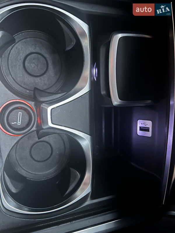 Седан BMW 7 Series 2017 в Почаеве