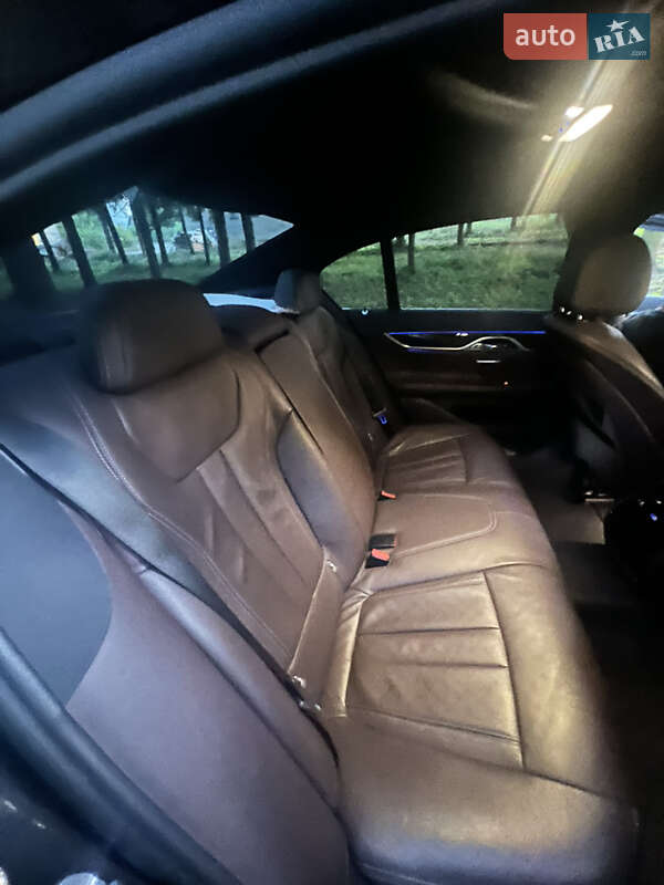 Седан BMW 7 Series 2017 в Почаеве