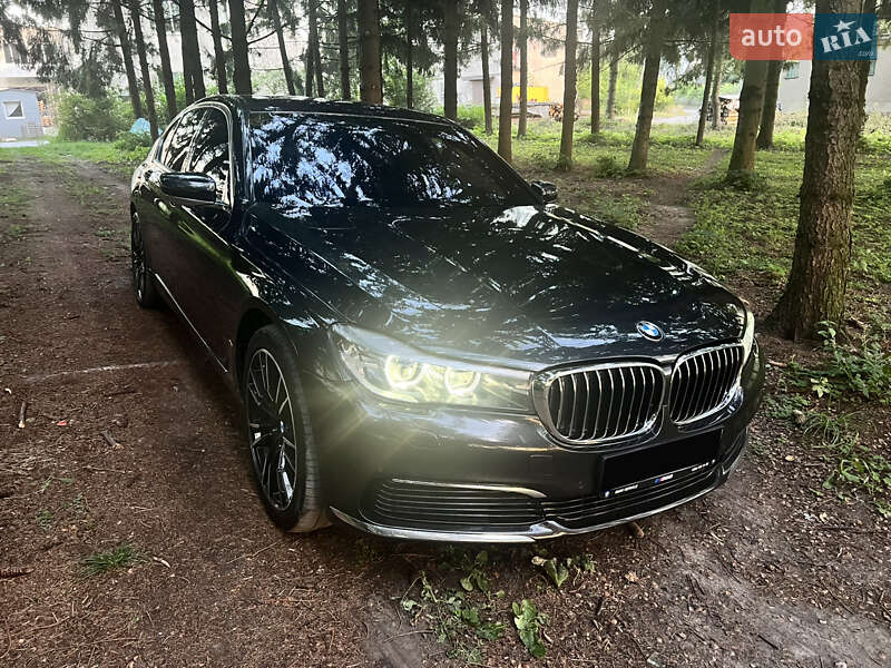 Седан BMW 7 Series 2017 в Почаеве