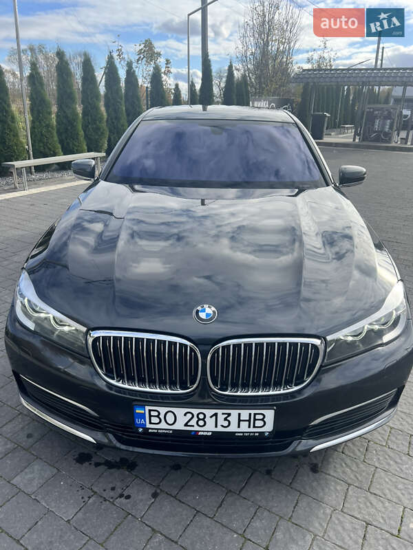 Седан BMW 7 Series 2017 в Почаеве