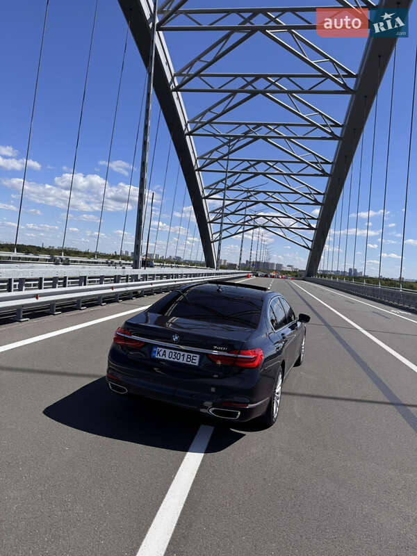 Седан BMW 7 Series 2017 в Киеве