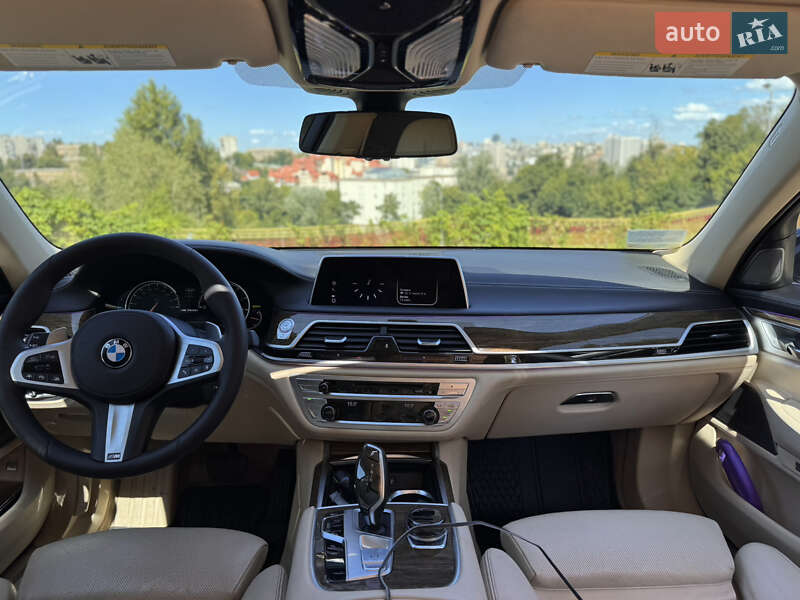 Седан BMW 7 Series 2017 в Киеве