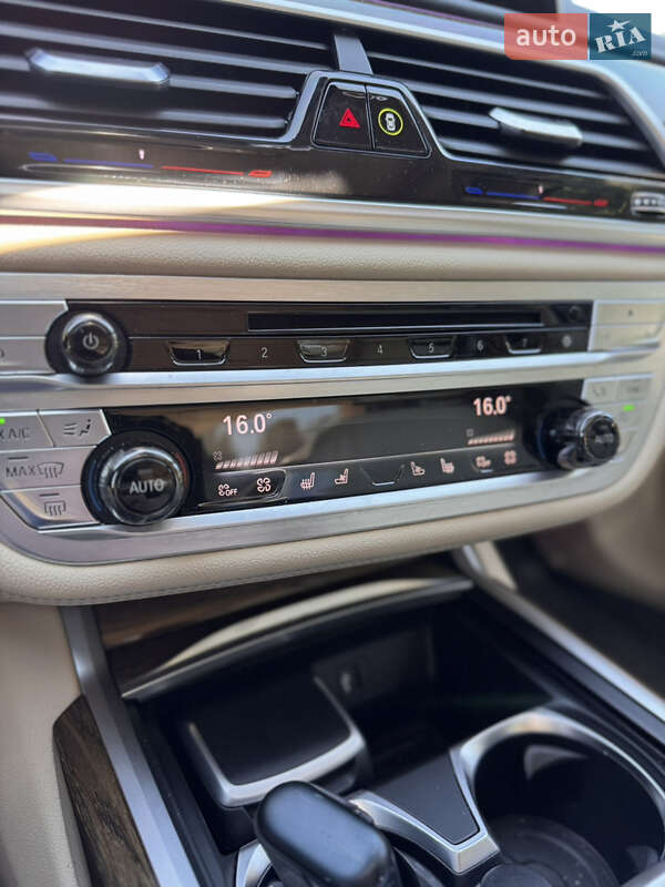 Седан BMW 7 Series 2017 в Киеве