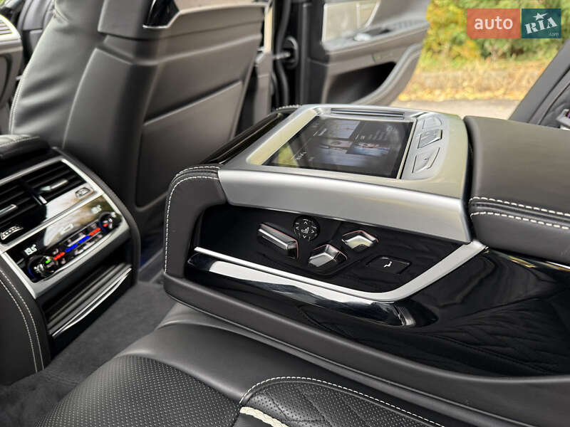 Седан BMW 7 Series 2019 в Ровно фото 121 Седан BMW 7 Series 2019 в Ровно