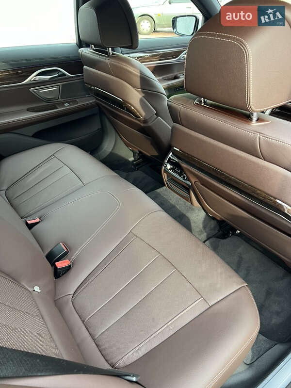 Седан BMW 7 Series 2022 в Киеве фото 30 Седан BMW 7 Series 2022 в Киеве