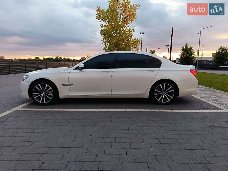 Седан BMW 7 Series 2009 в Мукачево