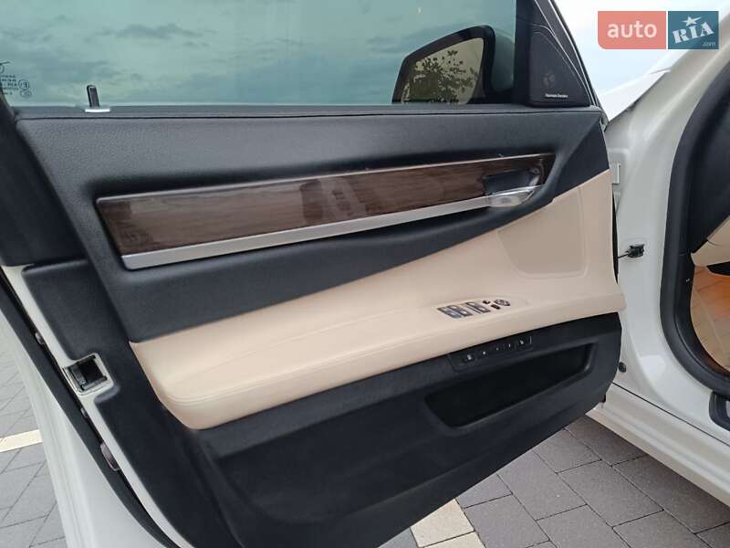 Седан BMW 7 Series 2009 в Мукачево