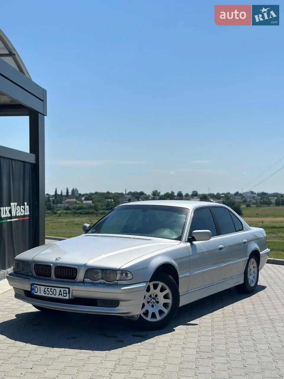 Продам бмв на повному ходу
авто після незначного дтп
Двигун працює ідеально 2.8 газ 4 покоління
Автомат перемикає плавно
Ходова не стукає
Потребує заміни бампер, фара, капот, радіатор
