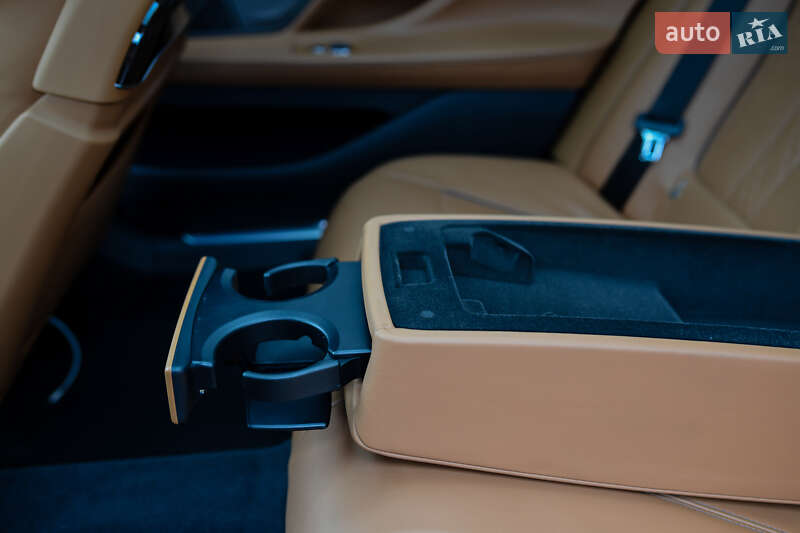 Седан BMW 7 Series 2019 в Києві