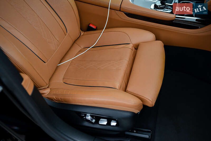 Седан BMW 7 Series 2019 в Києві