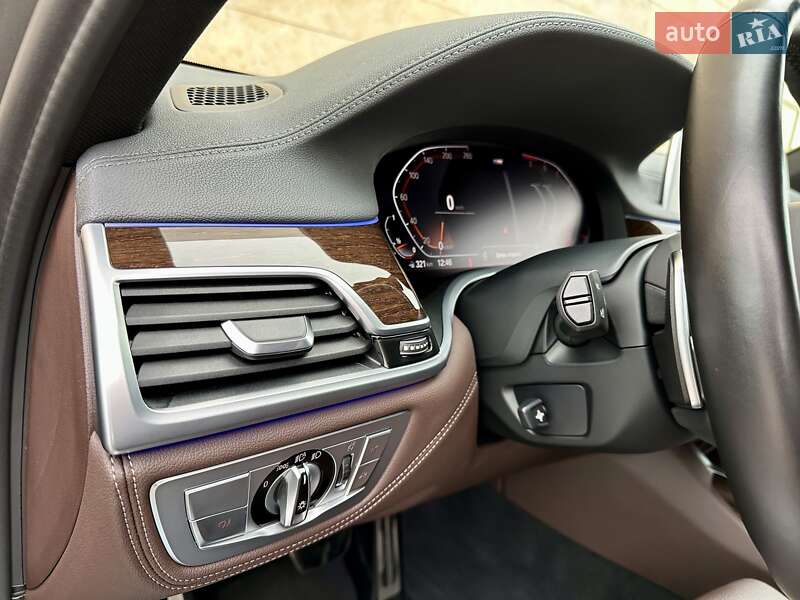 Седан BMW 7 Series 2022 в Киеве