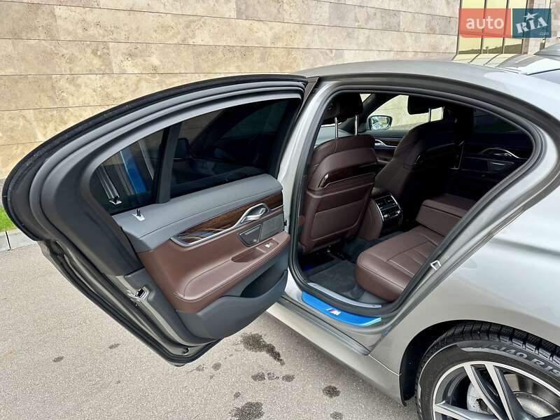 Седан BMW 7 Series 2022 в Киеве