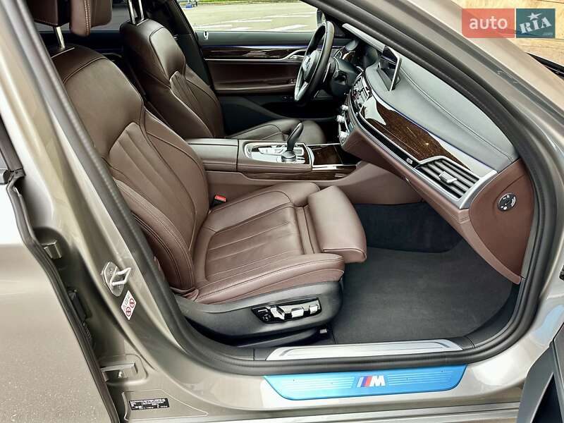 Седан BMW 7 Series 2022 в Киеве