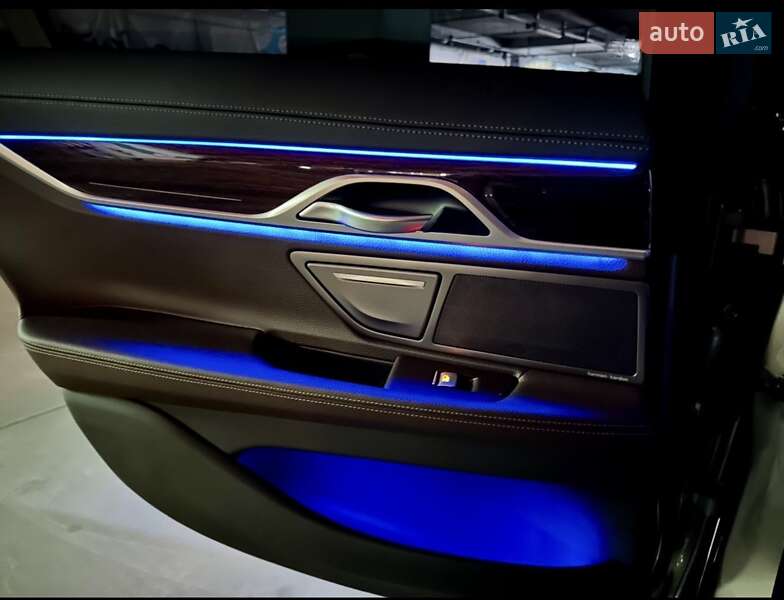 Седан BMW 7 Series 2022 в Киеве