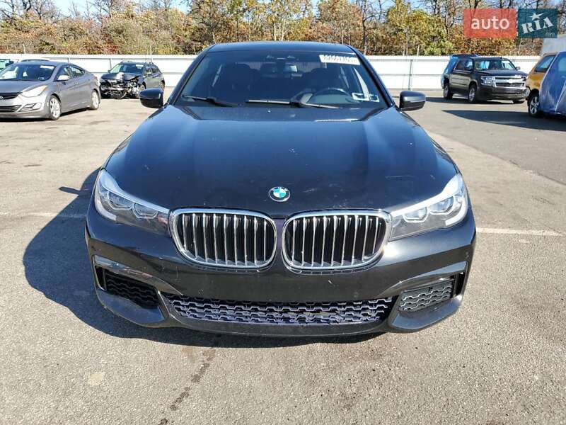 Седан BMW 7 Series 2018 в Киеве
