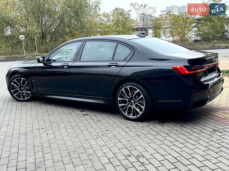 Седан BMW 7 Series 2022 в Киеве