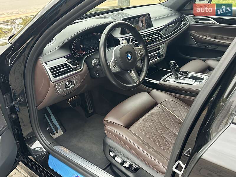 Седан BMW 7 Series 2022 в Киеве