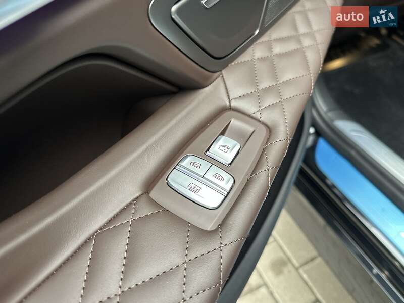 Седан BMW 7 Series 2022 в Киеве