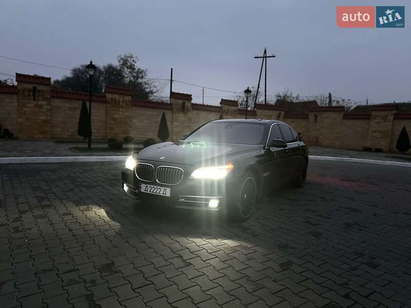 Седан BMW 7 Series 2013 в Измаиле