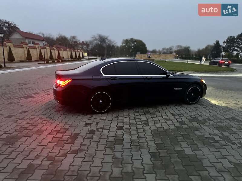 Седан BMW 7 Series 2013 в Измаиле
