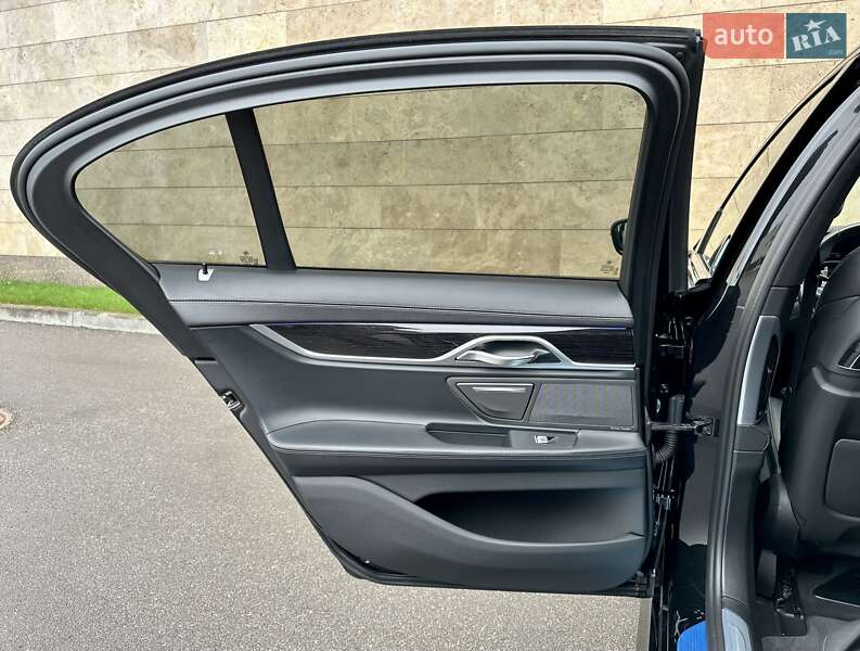 Седан BMW 7 Series 2022 в Киеве фото 85 Седан BMW 7 Series 2022 в Киеве