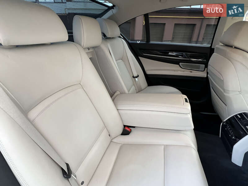 Седан BMW 7 Series 2012 в Ивано-Франковске