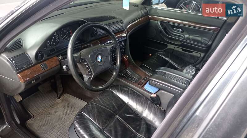 Седан BMW 7 Series 1996 в Новомосковске