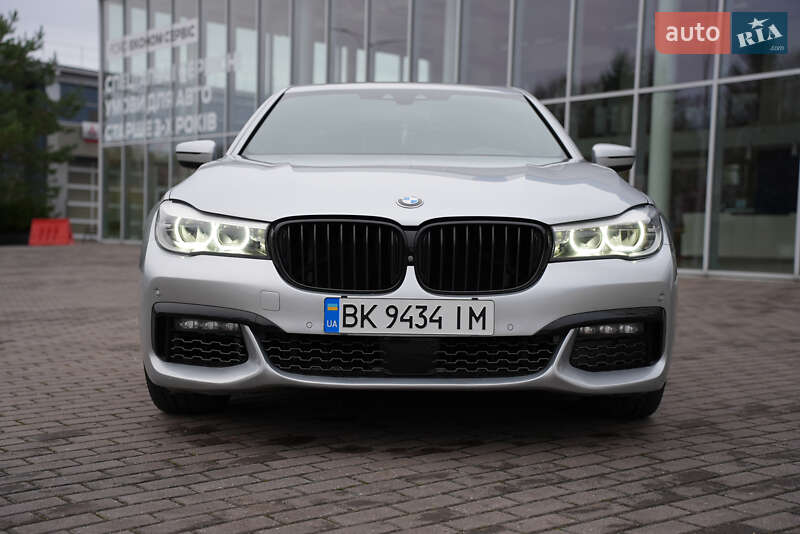 Седан BMW 7 Series 2015 в Ровно фото 28 Седан BMW 7 Series 2015 в Ровно