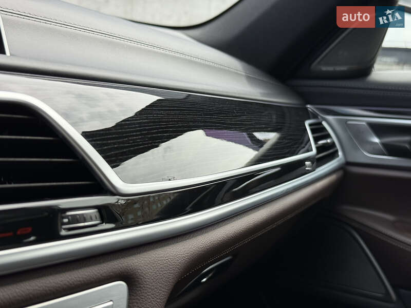 Седан BMW 7 Series 2022 в Киеве
