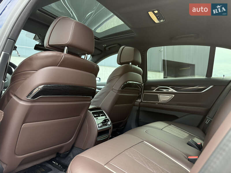 Седан BMW 7 Series 2022 в Киеве