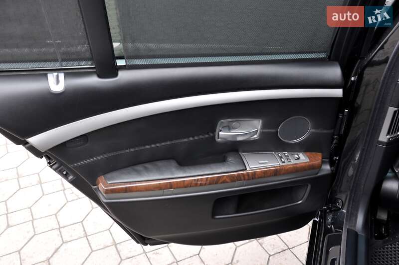 Седан BMW 7 Series 2007 в Львове