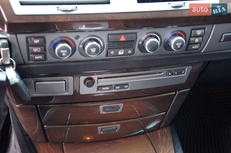 Седан BMW 7 Series 2007 в Львове