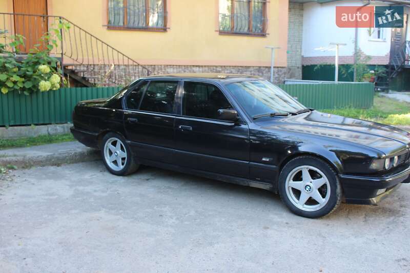 Седан BMW 7 Series 1991 в Киеве