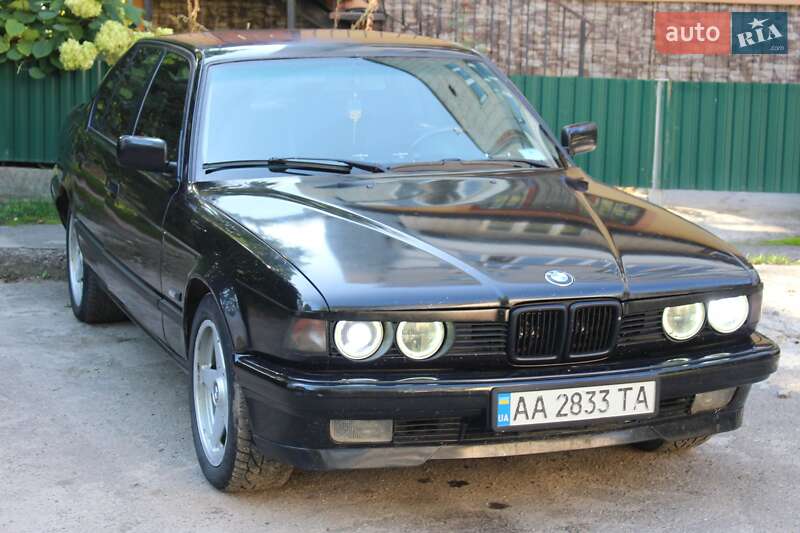 Седан BMW 7 Series 1991 в Киеве
