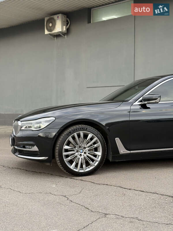 Седан BMW 7 Series 2017 в Львові