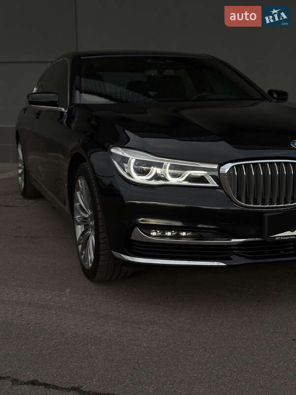 Седан BMW 7 Series 2017 в Львові
