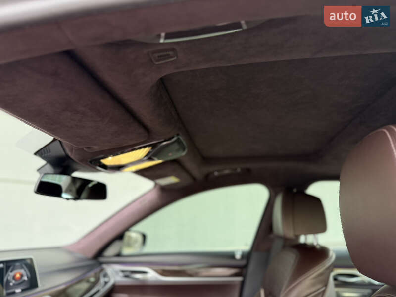 Седан BMW 7 Series 2017 в Львові