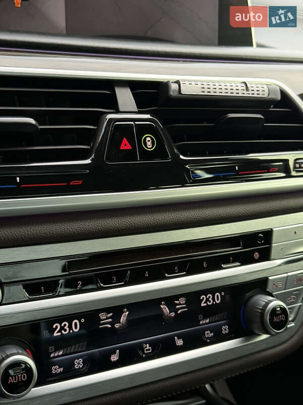 Седан BMW 7 Series 2017 в Львові