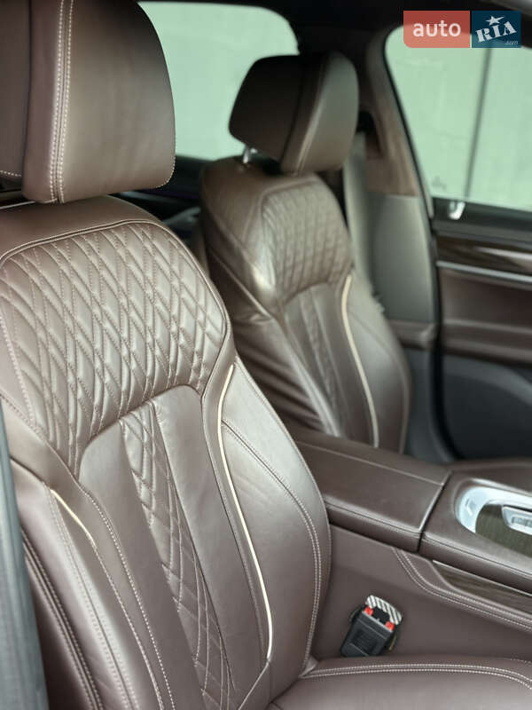 Седан BMW 7 Series 2017 в Львові