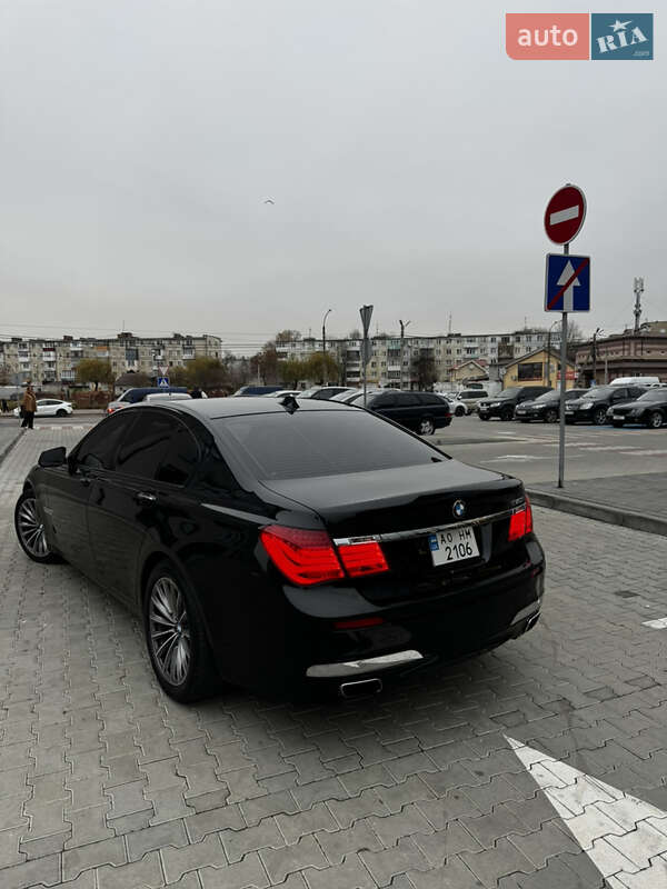 Седан BMW 7 Series 2010 в Калуше
