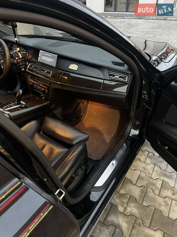 Седан BMW 7 Series 2010 в Калуше