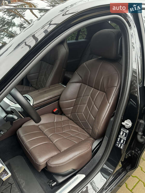 Седан BMW 7 Series 2023 в Киеве фото 22 Седан BMW 7 Series 2023 в Киеве