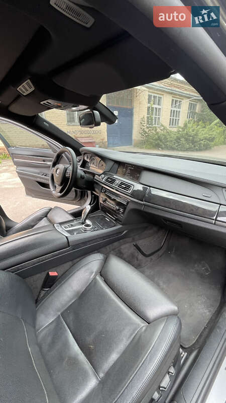 Седан BMW 7 Series 2010 в Львове