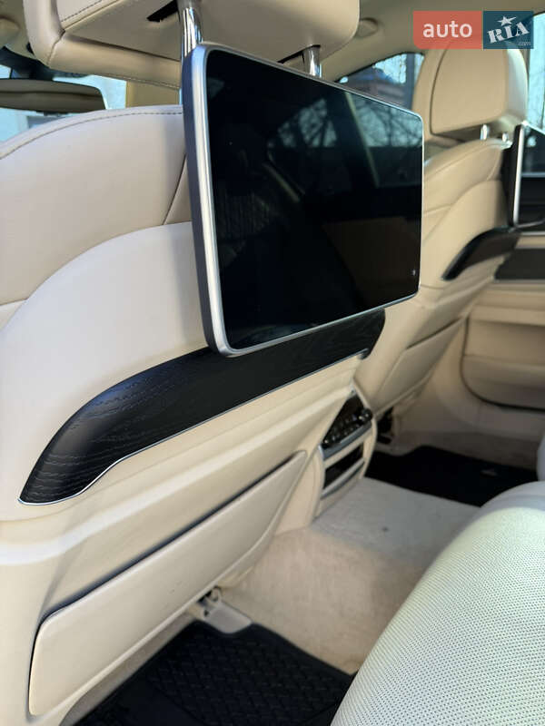 Седан BMW 7 Series 2016 в Хмельницькому