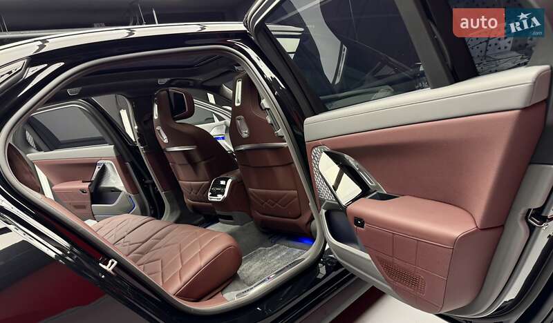 Седан BMW 7 Series 2024 в Киеве фото 55 Седан BMW 7 Series 2024 в Киеве